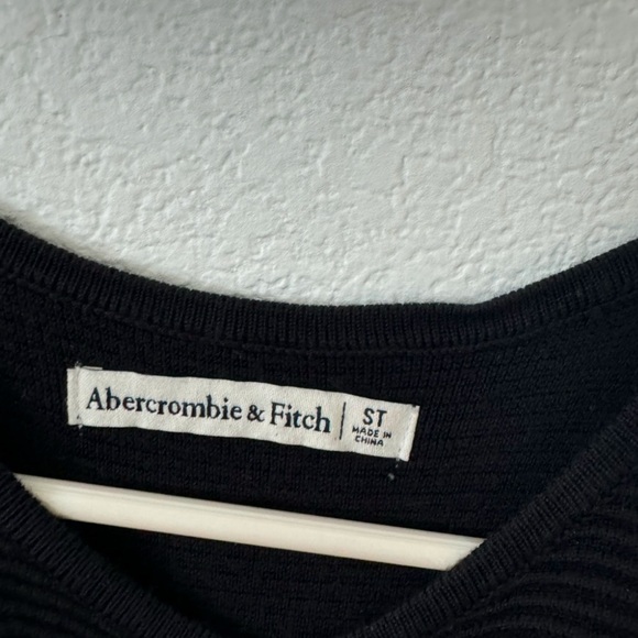 3/$15 Abercrombie & Fitch Black Cutout Dress - Picture 4 of 4